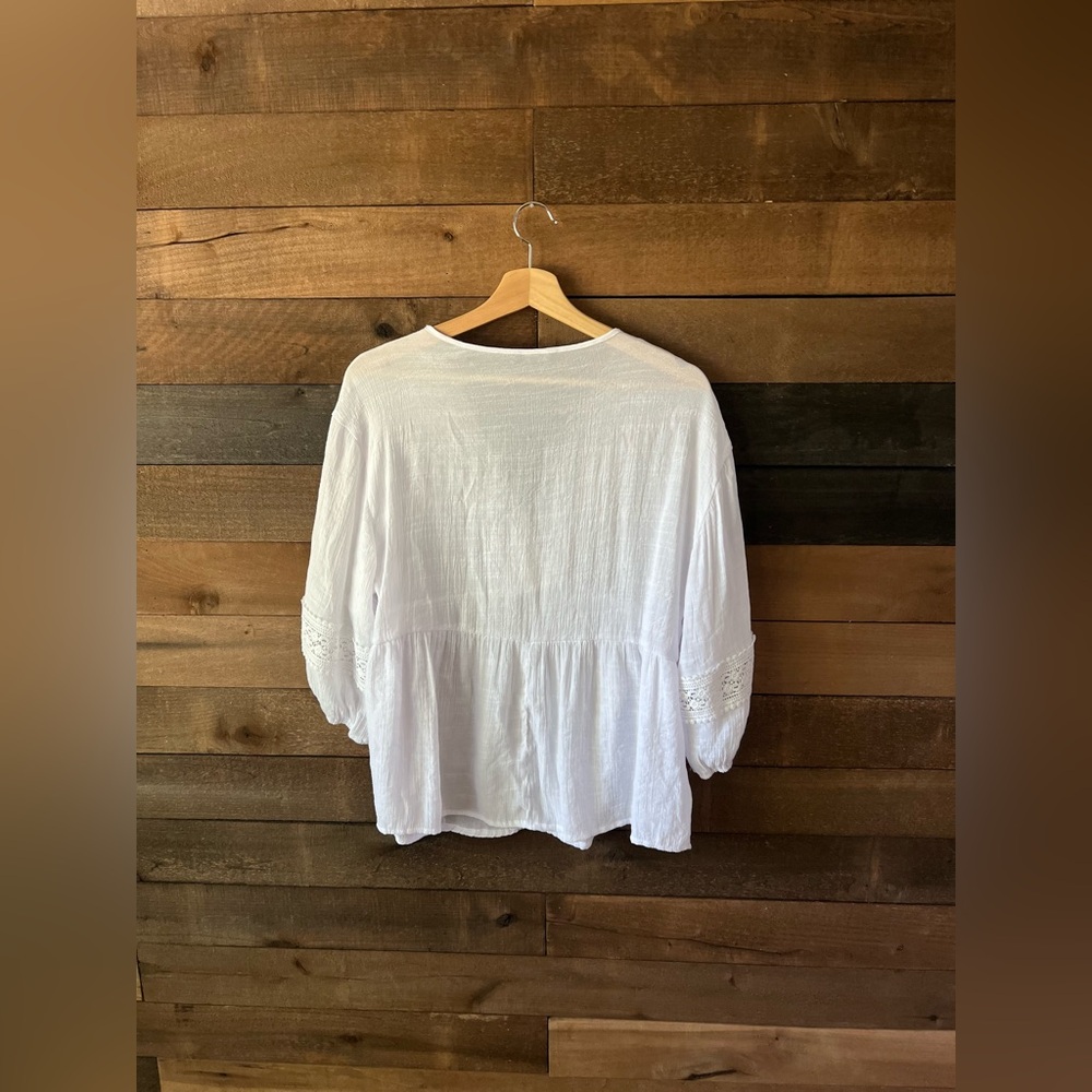 Unique Spectrum White Boho Peasant Blouse with Crochet Lace Trim Women’s L - Picture 8 of 9